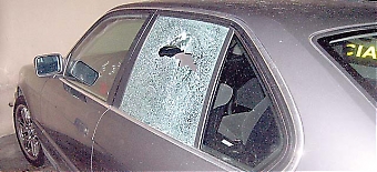 Natten till 28 januari utbröt skottlossning i La Campana i Marbella. En av Sydkustens läsare, Jörgen Nyström, blev vittne till händelsen som ägde rum bara ett 20-tal meter utanför hans fönster. Hans bil träffades av ett av skotten.